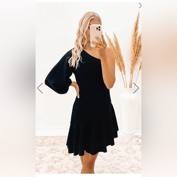 ELLIATT CADENCE BLACK ONE SHOULDER COCKTAIL DRESS - Picture 1 of 7